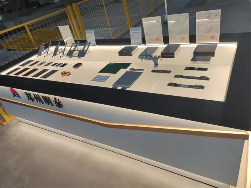 河南省委書記樓陽生、省長王凱蒞臨明泰鋁業(yè)子公司明晟新材料參觀調(diào)研